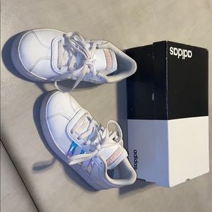 White and holographic low top ADIDAS  kids Shoes
